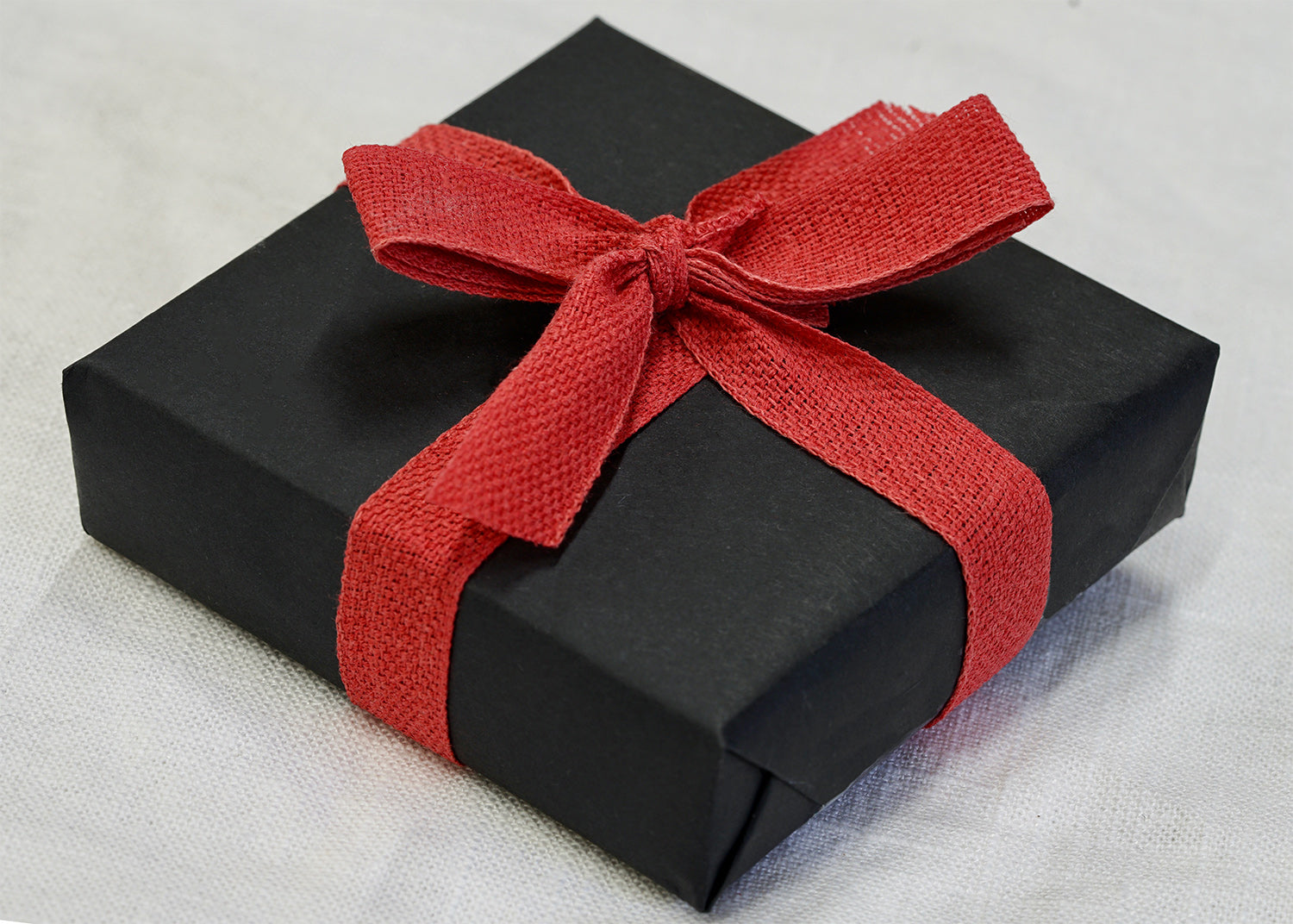 Black / Red Gift Wrap